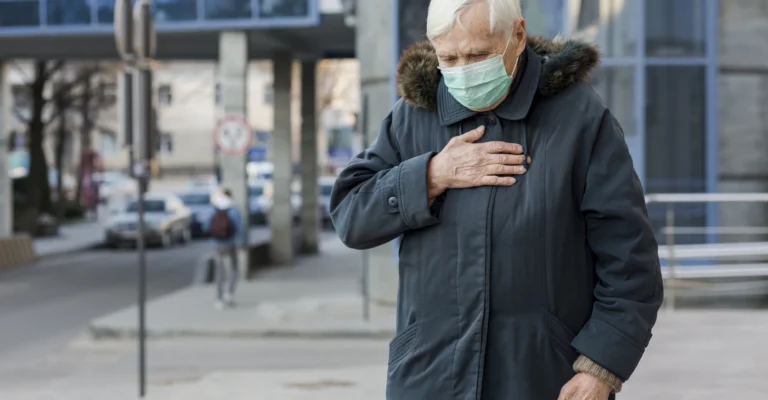 front-view-elder-woman-with-medical-mask